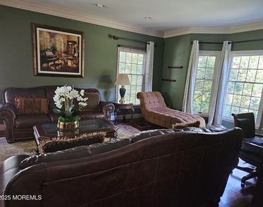 1577 Country Club Lane - Photo Thumbnail 37