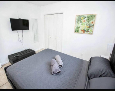 2456 Sw 54th Street - Photo Thumbnail 8