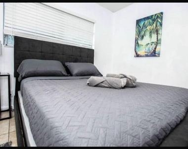 2456 Sw 54th Street - Photo Thumbnail 7