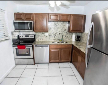 2456 Sw 54th Street - Photo Thumbnail 4