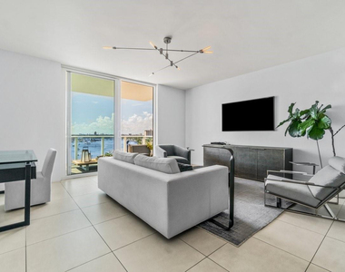 401 N Birch Road - Photo Thumbnail 14