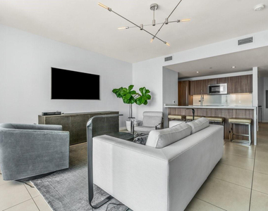 401 N Birch Road - Photo Thumbnail 15