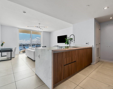 401 N Birch Road - Photo Thumbnail 9