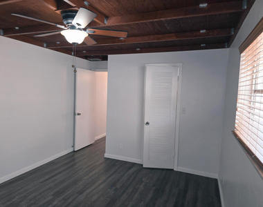 5713 Nw 65th Te - Photo Thumbnail 13