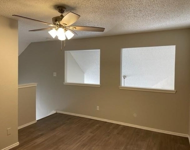 9831 W Walnut Street - Photo Thumbnail 16