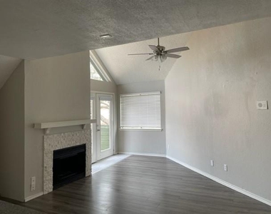 9831 W Walnut Street - Photo Thumbnail 5