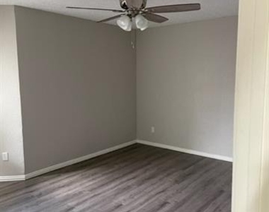 9831 W Walnut Street - Photo Thumbnail 9