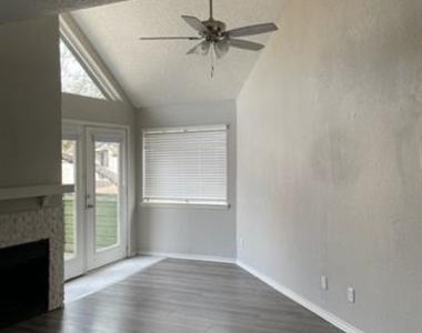 9831 W Walnut Street - Photo Thumbnail 4