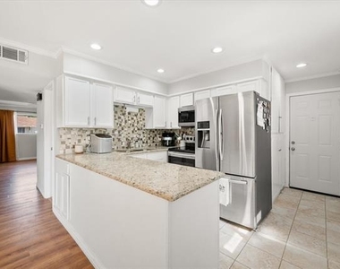 2402 Woodlawn Drive - Photo Thumbnail 3