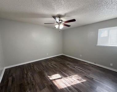604 Walter Stephenson Road - Photo Thumbnail 8