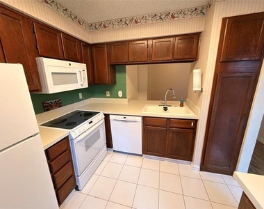 2327 Torrington Drive - Photo Thumbnail 3