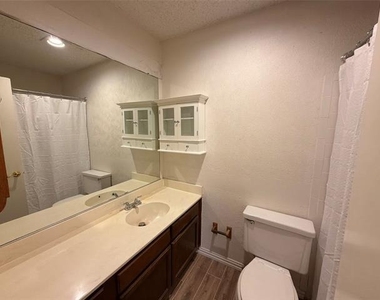 2327 Torrington Drive - Photo Thumbnail 15