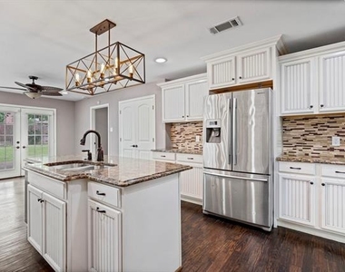 8406 Lakemont Drive - Photo Thumbnail 5