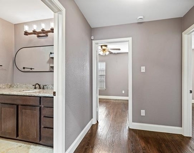 8406 Lakemont Drive - Photo Thumbnail 18