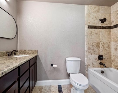 8406 Lakemont Drive - Photo Thumbnail 15
