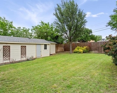 8406 Lakemont Drive - Photo Thumbnail 25