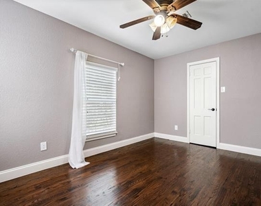 8406 Lakemont Drive - Photo Thumbnail 16