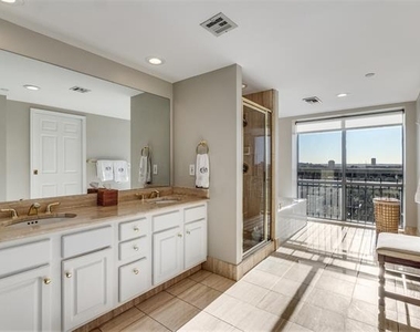 4242 Lomo Alto Drive - Photo Thumbnail 8