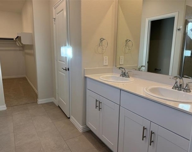 1736 Arches Road - Photo Thumbnail 8