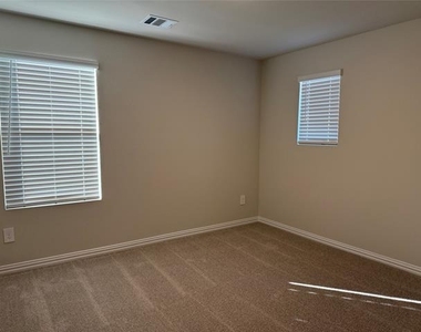 1736 Arches Road - Photo Thumbnail 14