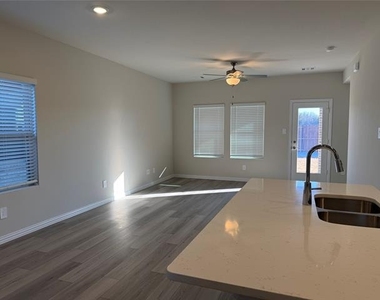 1736 Arches Road - Photo Thumbnail 5