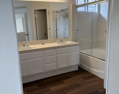 2450 La Costa - Photo Thumbnail 14