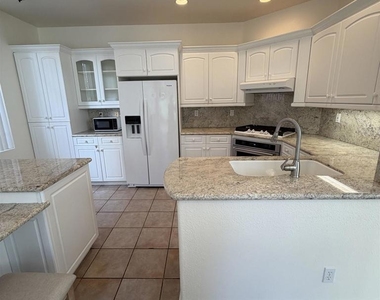 2450 La Costa - Photo Thumbnail 8