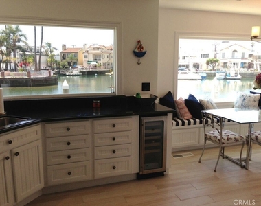 7 Balboa Coves - Photo Thumbnail 6
