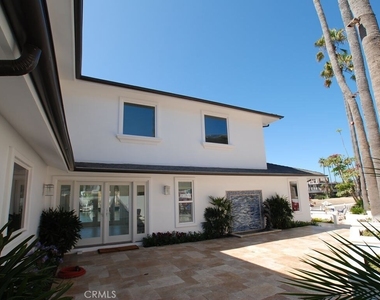 7 Balboa Coves - Photo Thumbnail 14