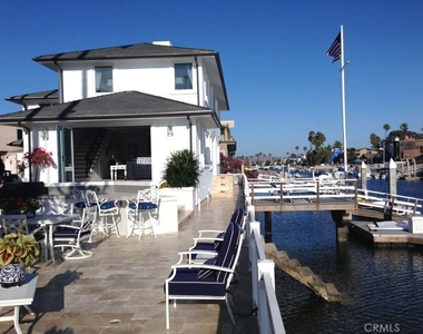 7 Balboa Coves - Photo Thumbnail 2