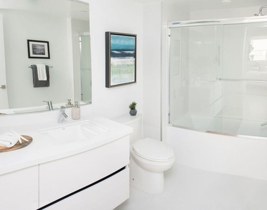 415 S Le Doux Road - Photo Thumbnail 14