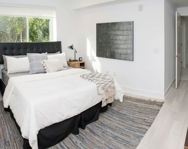 415 S Le Doux Road - Photo Thumbnail 9