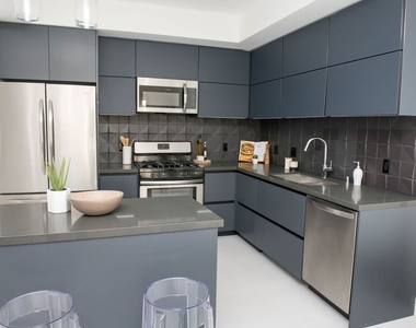 415 S Le Doux Road - Photo Thumbnail 7