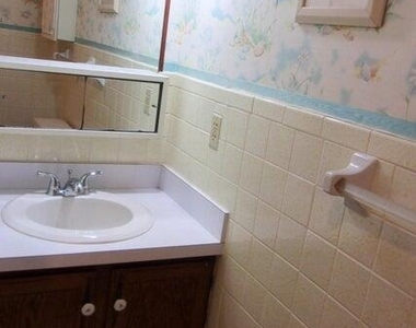 1225 Nw 21st Street - Photo Thumbnail 11