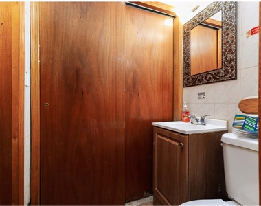 207 Ocean Pkwy - Photo Thumbnail 8