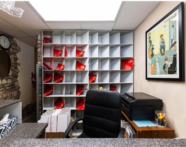 207 Ocean Pkwy - Photo Thumbnail 5