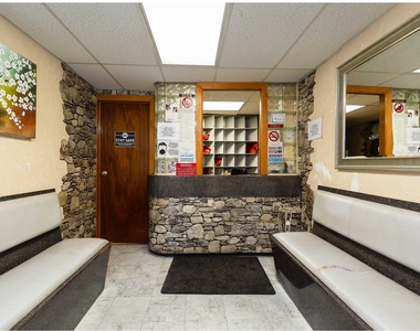 207 Ocean Pkwy - Photo Thumbnail 6