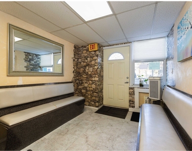 207 Ocean Pkwy - Photo Thumbnail 7