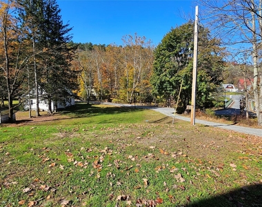 130 Hortonville Main Street - Photo Thumbnail 14