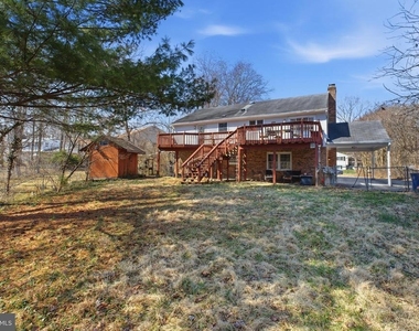 3343 Slade Run Drive - Photo Thumbnail 4