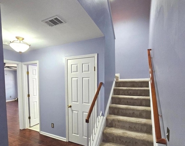 8202 Catbird Circle - Photo Thumbnail 11