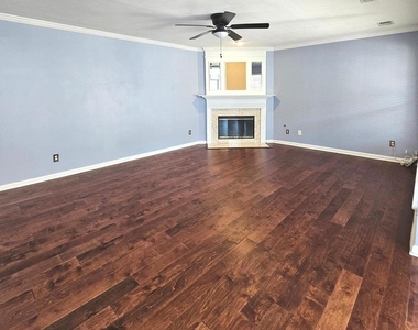 8202 Catbird Circle - Photo Thumbnail 5
