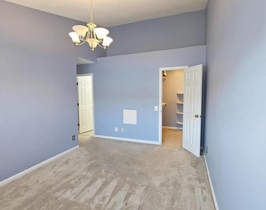 8202 Catbird Circle - Photo Thumbnail 14