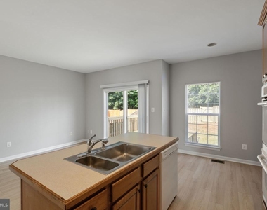 1026 Longview Ln. - Photo Thumbnail 5