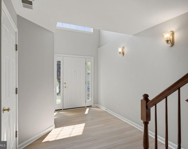 1026 Longview Ln. - Photo Thumbnail 10