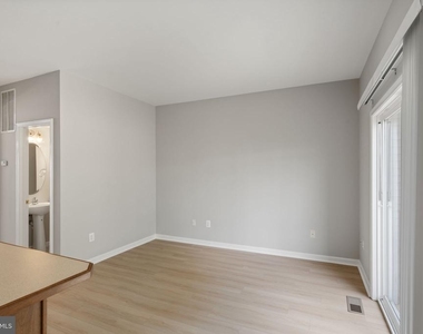 1026 Longview Ln. - Photo Thumbnail 9