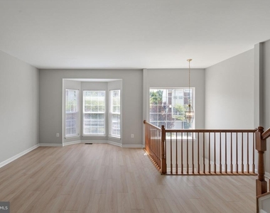 1026 Longview Ln. - Photo Thumbnail 15