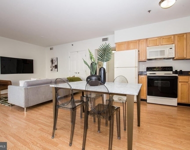 1030 N 2nd St - Photo Thumbnail 4