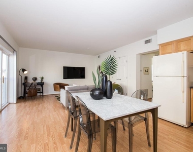 1030 N 2nd St - Photo Thumbnail 7