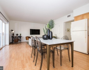 1030 N 2nd St - Photo Thumbnail 6